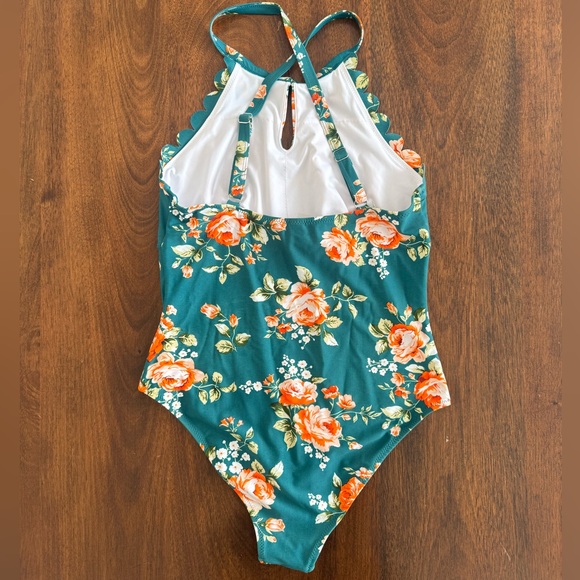 Cupshe women’s one piece swimsuit - Picture 4 of 8